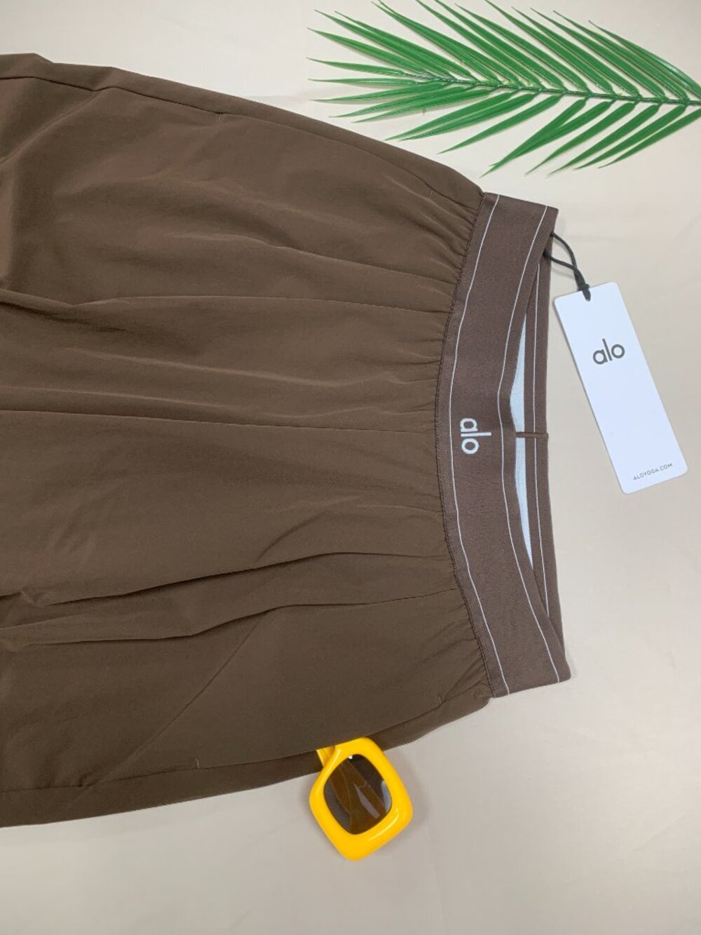 NWT Espresso ALO Yoga Studio Style Suit Up Pants👜Relaxed Regular 30" Inseam - Picture 4 of 11
